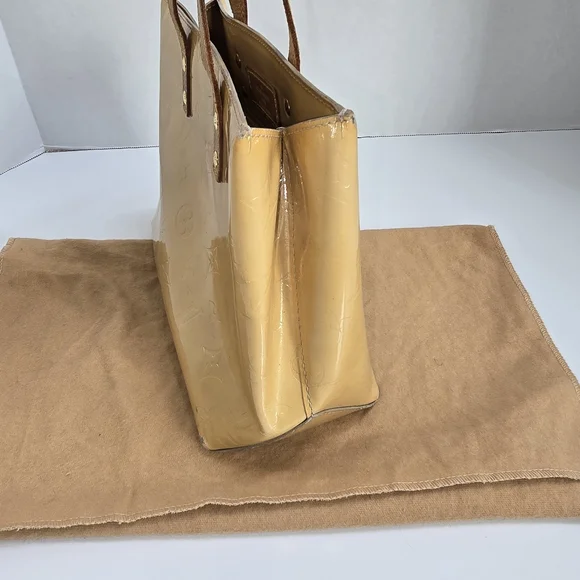 Louis Vuitton Monogram Vernis Handbag - Picture 4 of 16